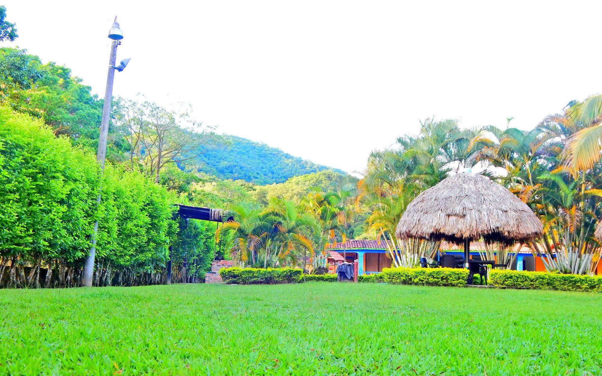 Hotel Campestre La Herradura La Palmera エクステリア 写真